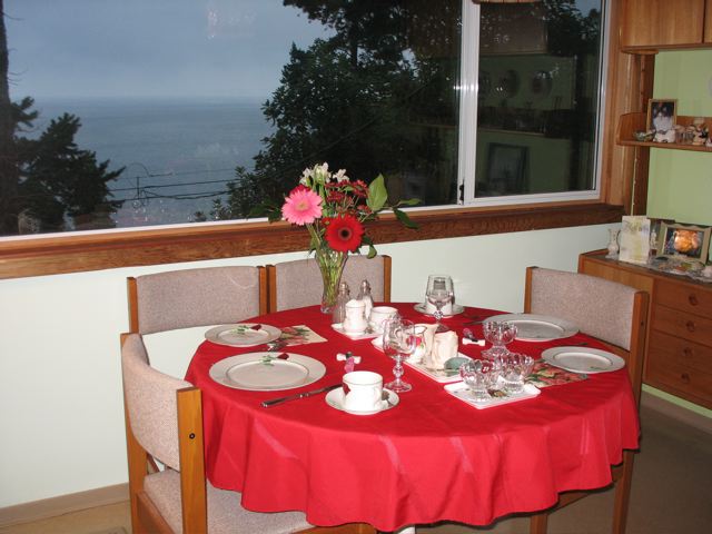 Ocean Rose Breakfast Table